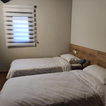 Apt 3 Atic Acollidor Al Centre De Vic - Aptgarbi Dış mekan fotoğraf