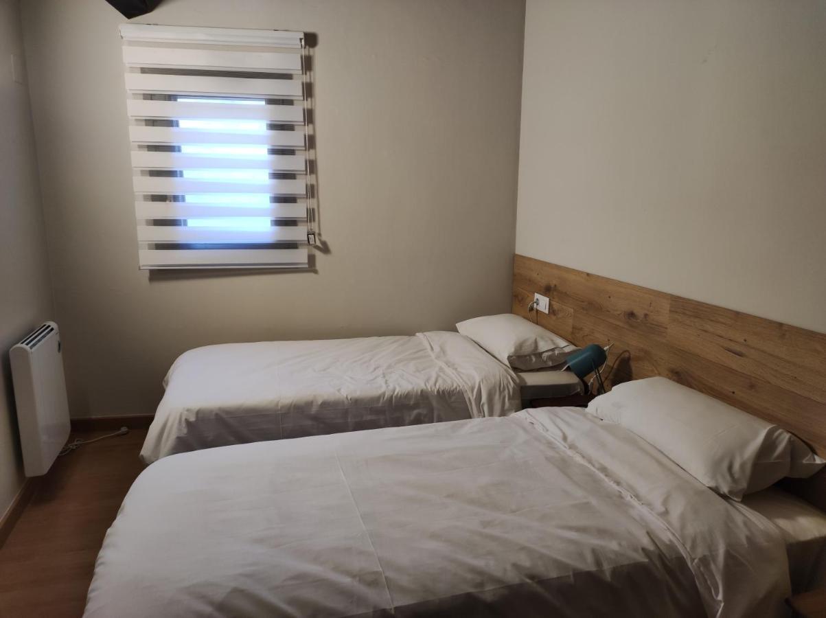 Apt 3 Atic Acollidor Al Centre De Vic - Aptgarbi Dış mekan fotoğraf