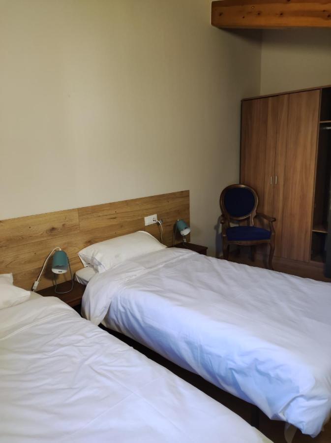 Apt 3 Atic Acollidor Al Centre De Vic - Aptgarbi Dış mekan fotoğraf