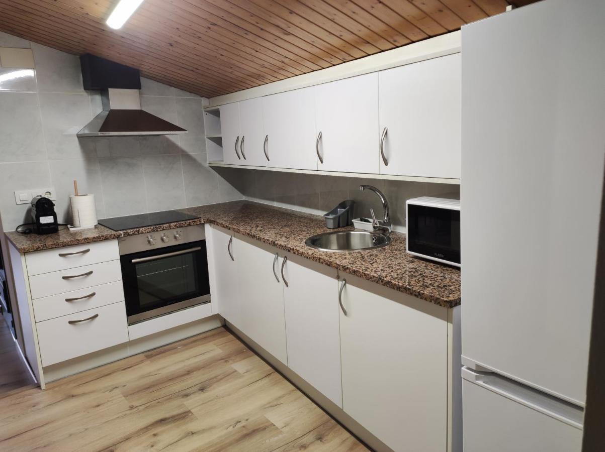 Apt 3 Atic Acollidor Al Centre De Vic - Aptgarbi Dış mekan fotoğraf