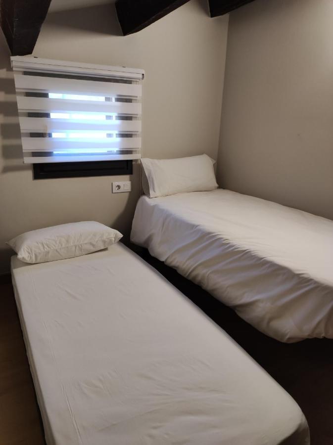 Apt 3 Atic Acollidor Al Centre De Vic - Aptgarbi Dış mekan fotoğraf