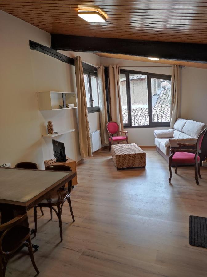 Apt 3 Atic Acollidor Al Centre De Vic - Aptgarbi Dış mekan fotoğraf